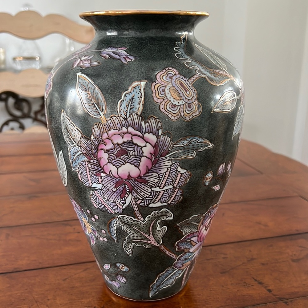 Chinese decorative vase